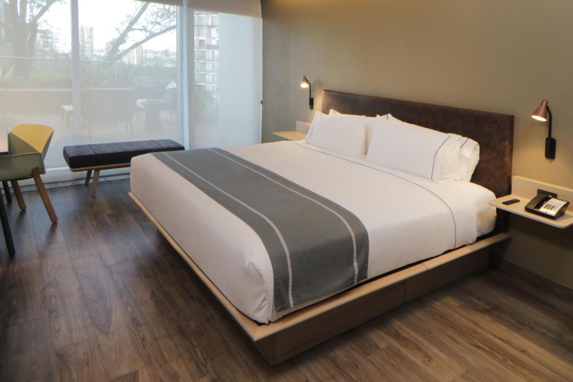 City Express Plus By Marriott Guadalajara Providencia Екстериор снимка