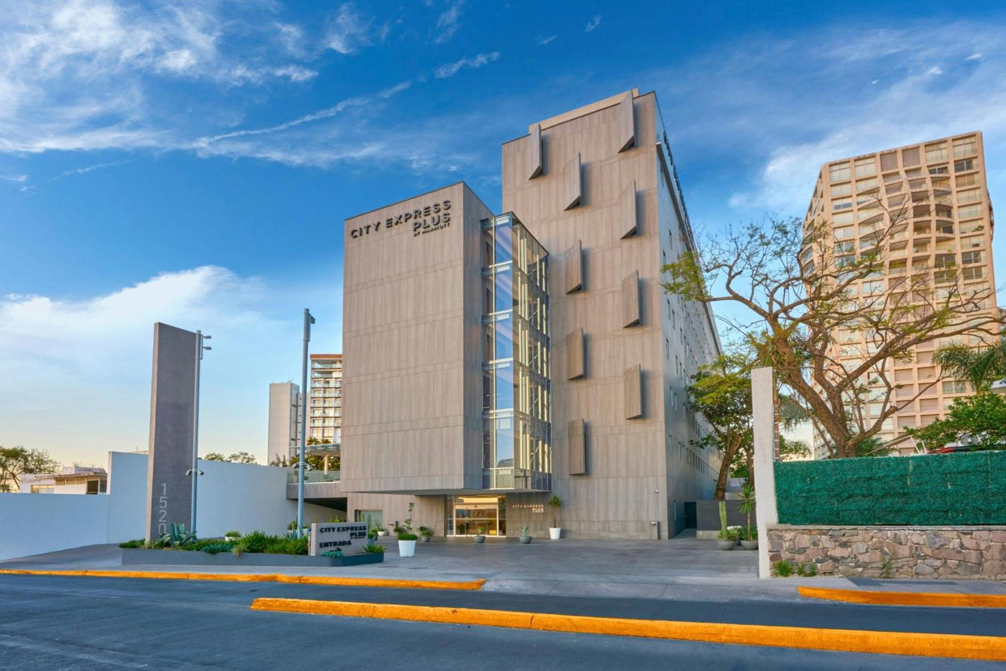 City Express Plus By Marriott Guadalajara Providencia Екстериор снимка