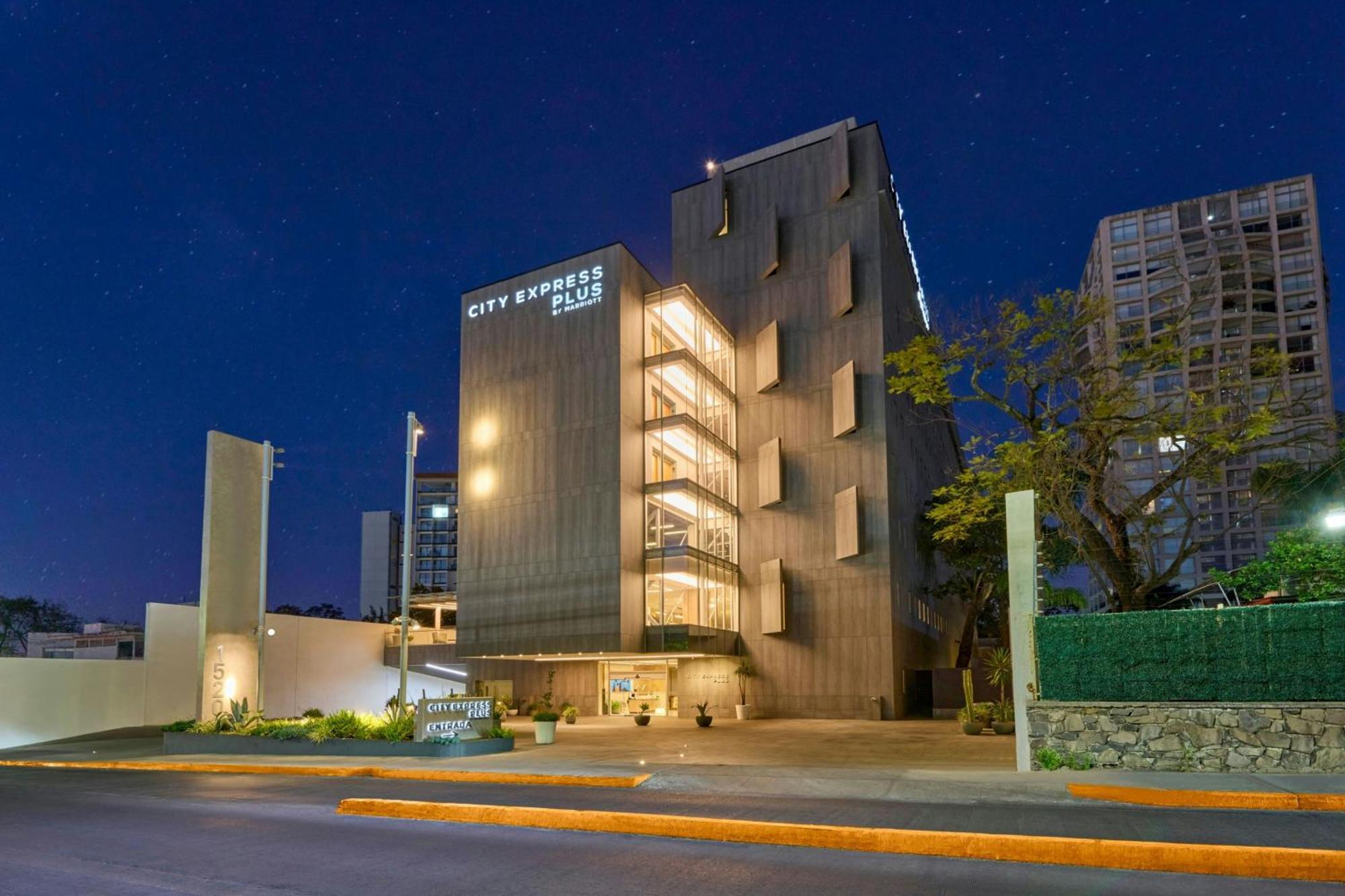 City Express Plus By Marriott Guadalajara Providencia Екстериор снимка